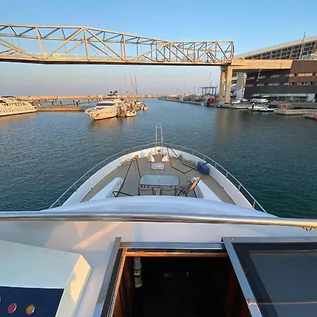 Hotel Amazing Boat To Sleep In Barcelona Sant Adria de Besos Exterior foto