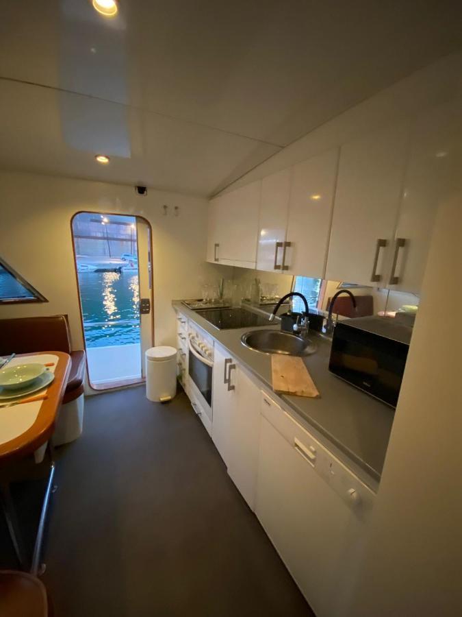Amazing Boat To Sleep In Barcelona
