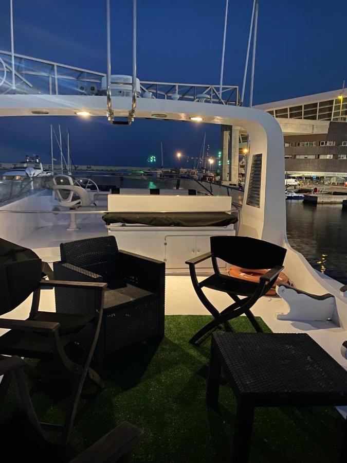 Amazing Boat To Sleep In Barcelona *