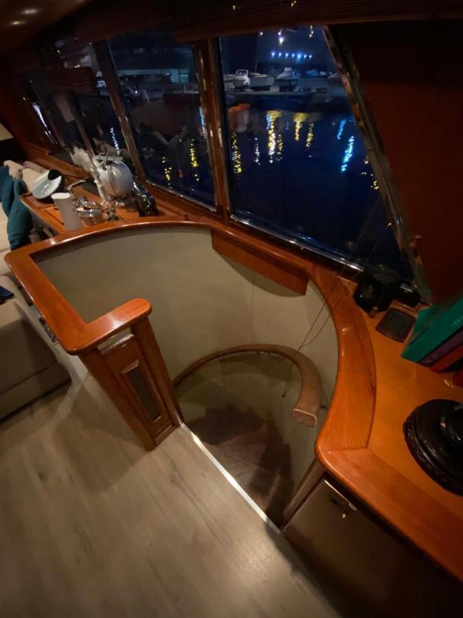 Botel Amazing Boat To Sleep In Barcelona *