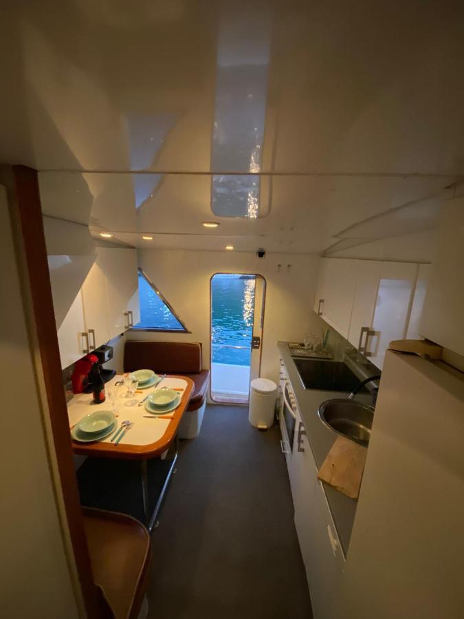 Botel Amazing Boat To Sleep In Barcelona